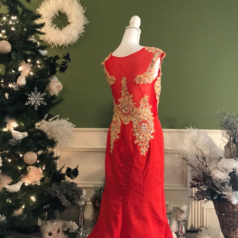 Red with gold appliqué mermaid style dress - Picture 7 of 13